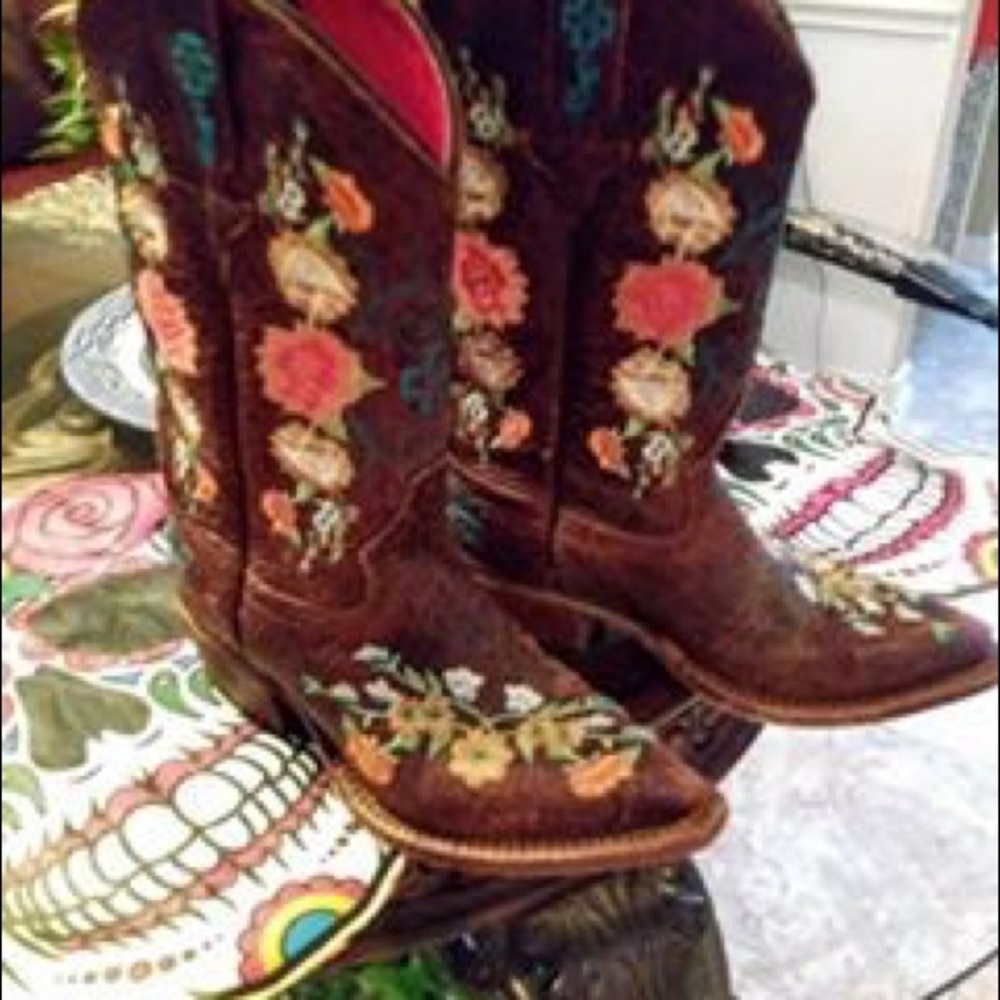 Beautiful Macie Bean  Boots by Anderson Bean